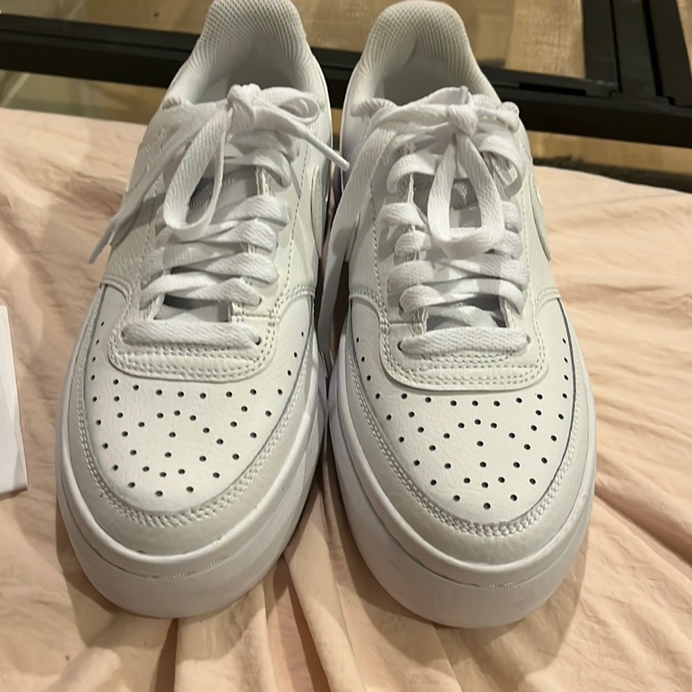 Brand new Nike air forces size 7.5 women’s
